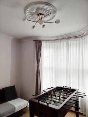 New refurbished one bed flat in the West London